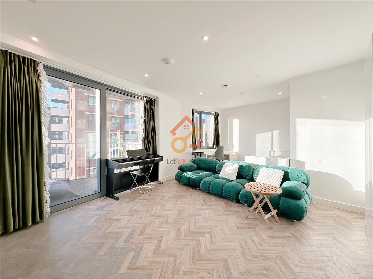 Flat Gillender Street in Greater London