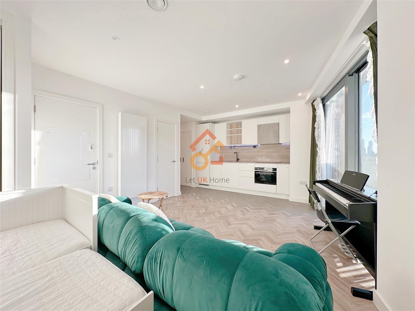 Flat Gillender Street in Greater London