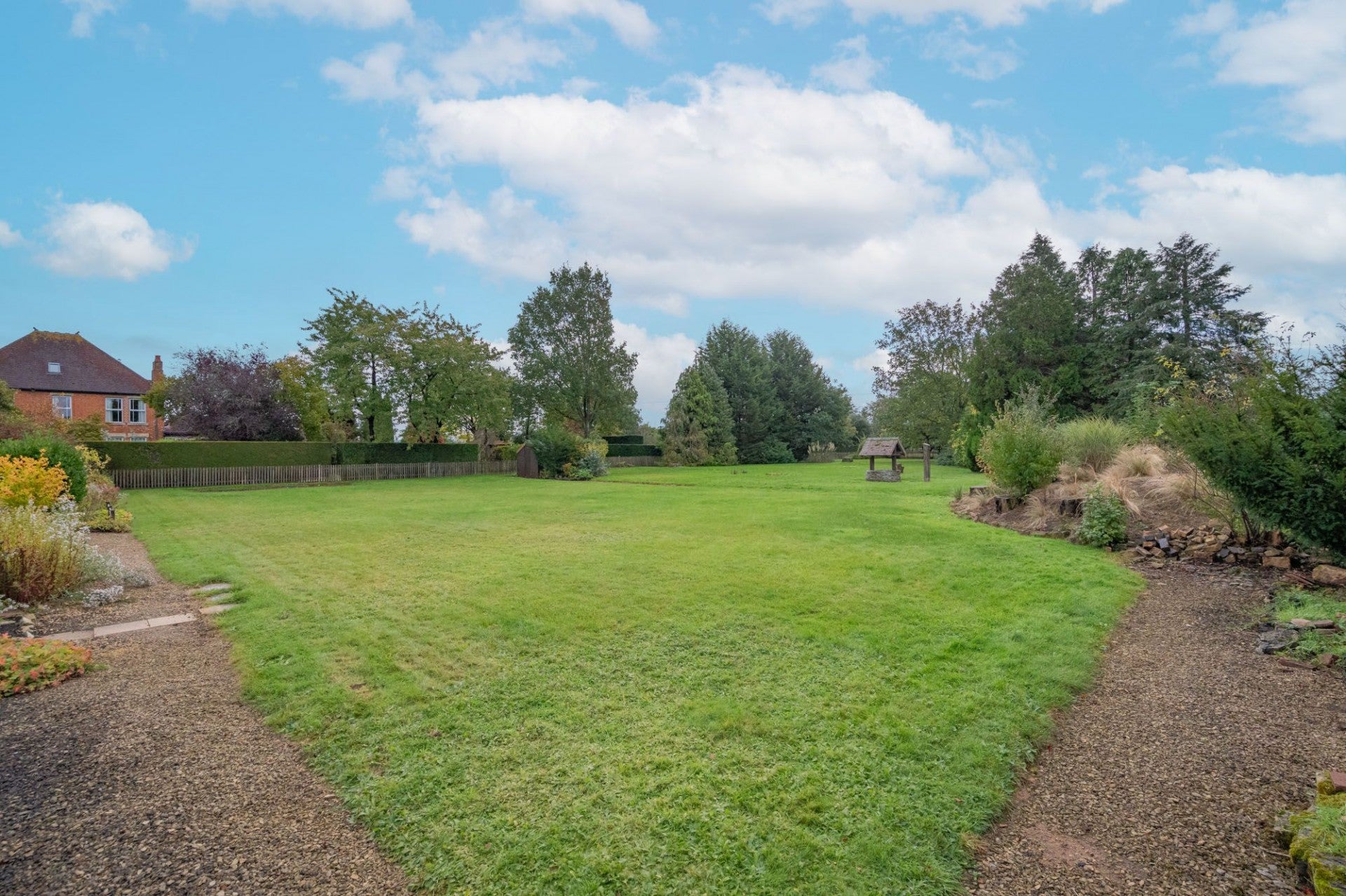House Badsey Fields Lane in Wychavon