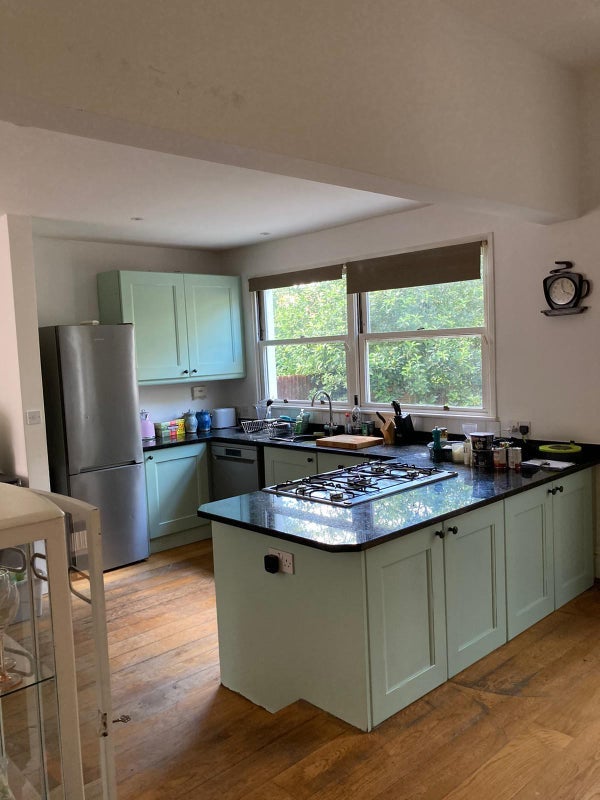 Room Ramsden Road in Greater London