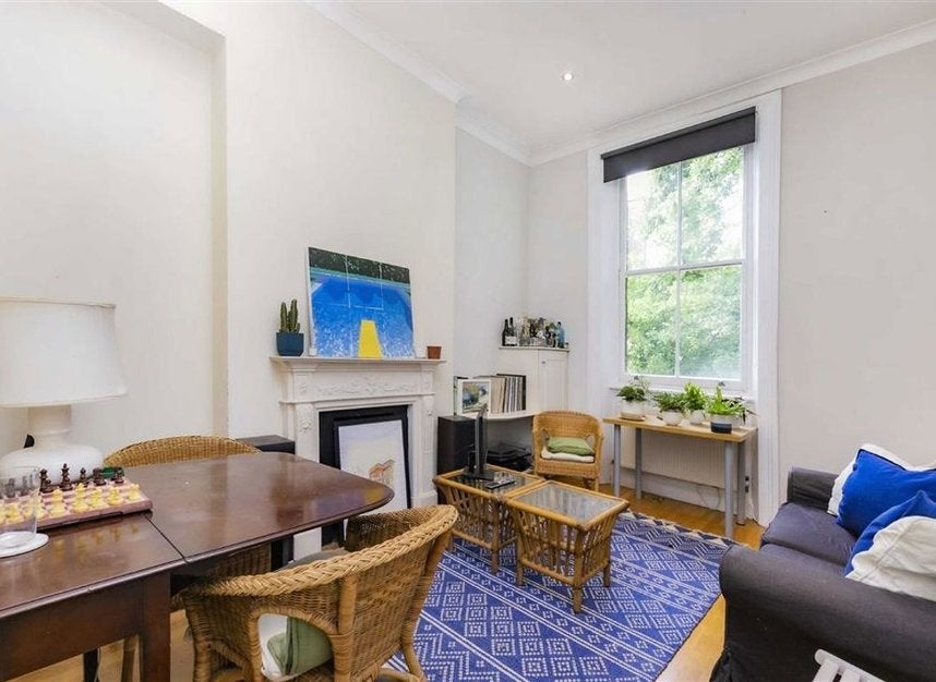 Flat Finborough Road in Greater London