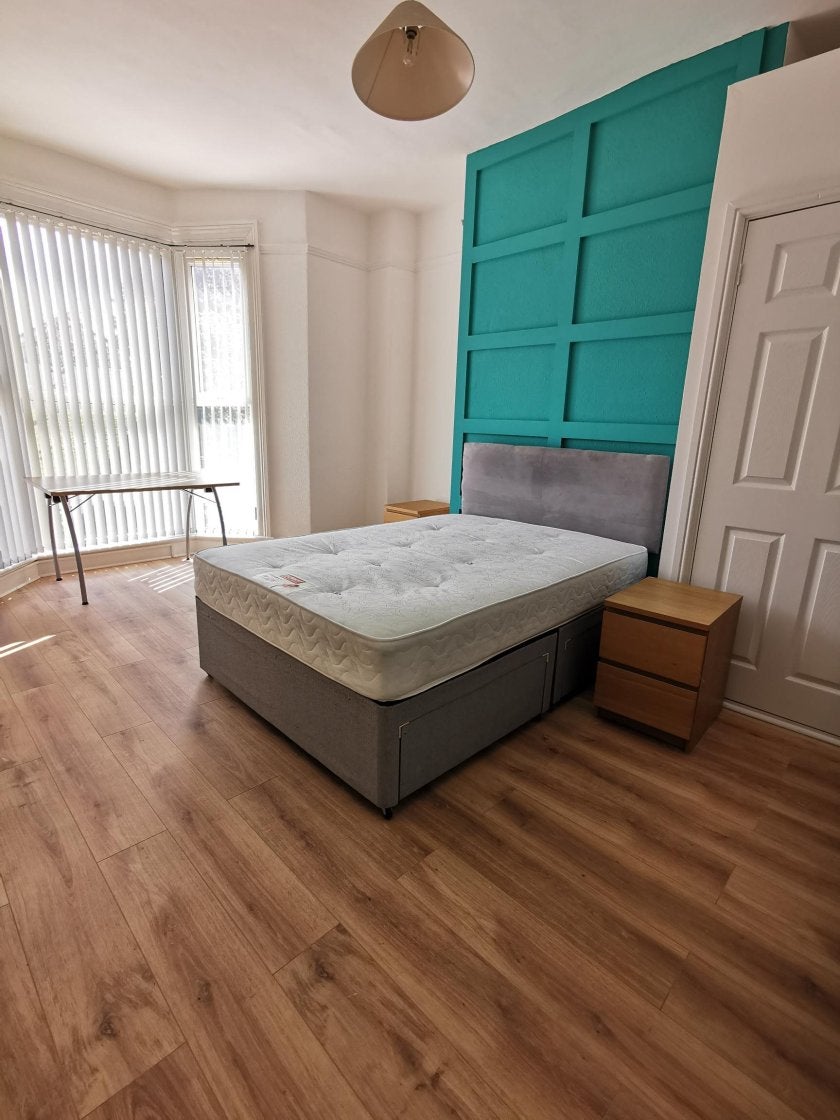 Room Mirador Crescent in Swansea