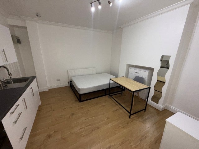Flat Eversholt Street in Greater London