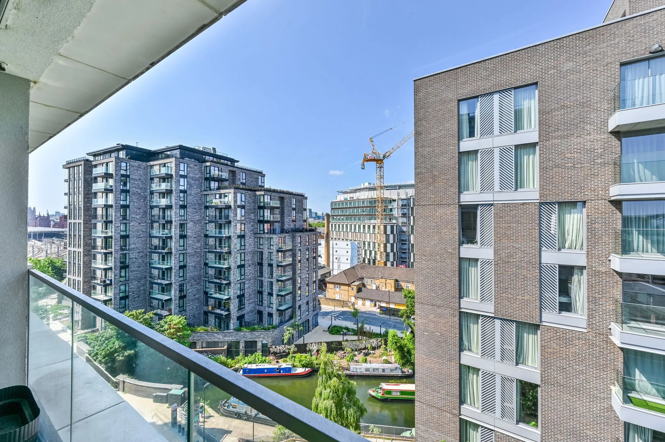Flat Camley Street in Greater London