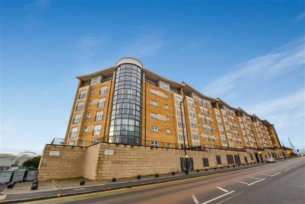 Flat Middlewood Street in Salford