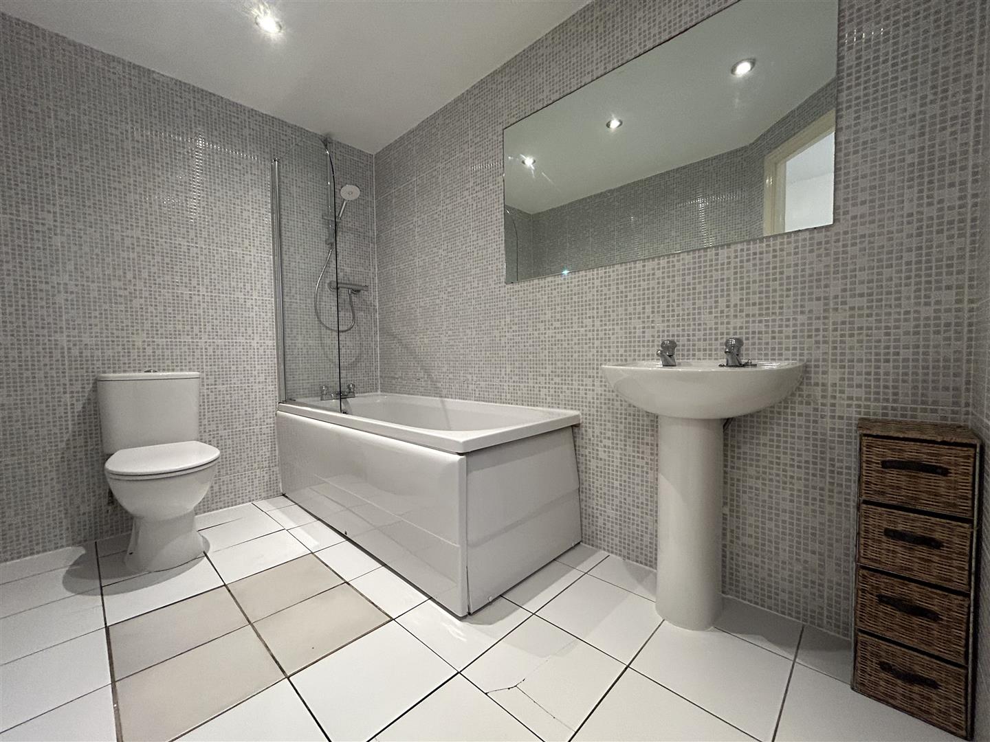 Flat Middlewood Street in Salford