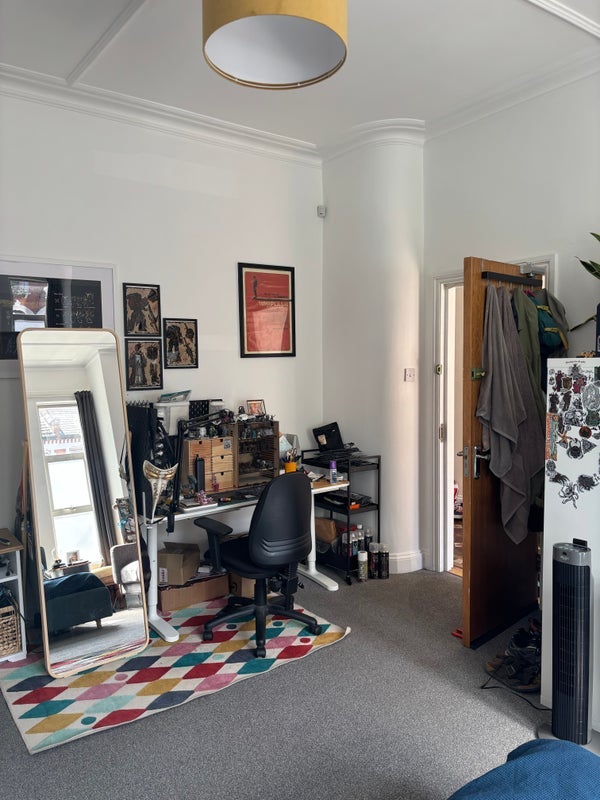 Room Louisville Road in Greater London