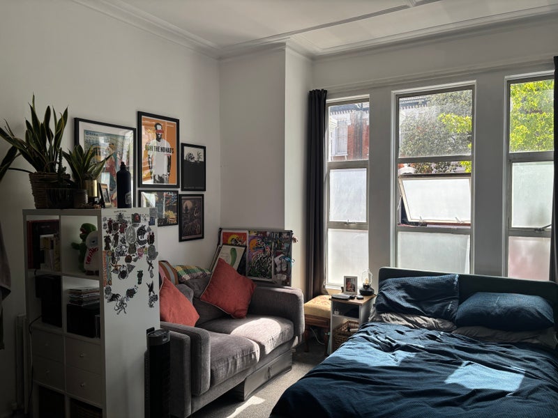 Room Louisville Road in Greater London