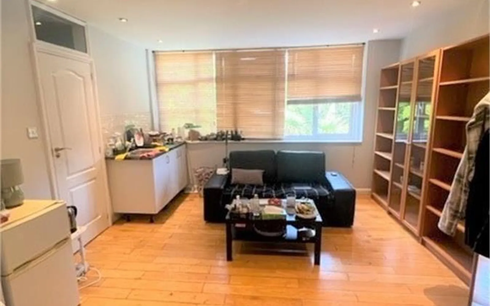 Room Friern Barnet Lane in Greater London