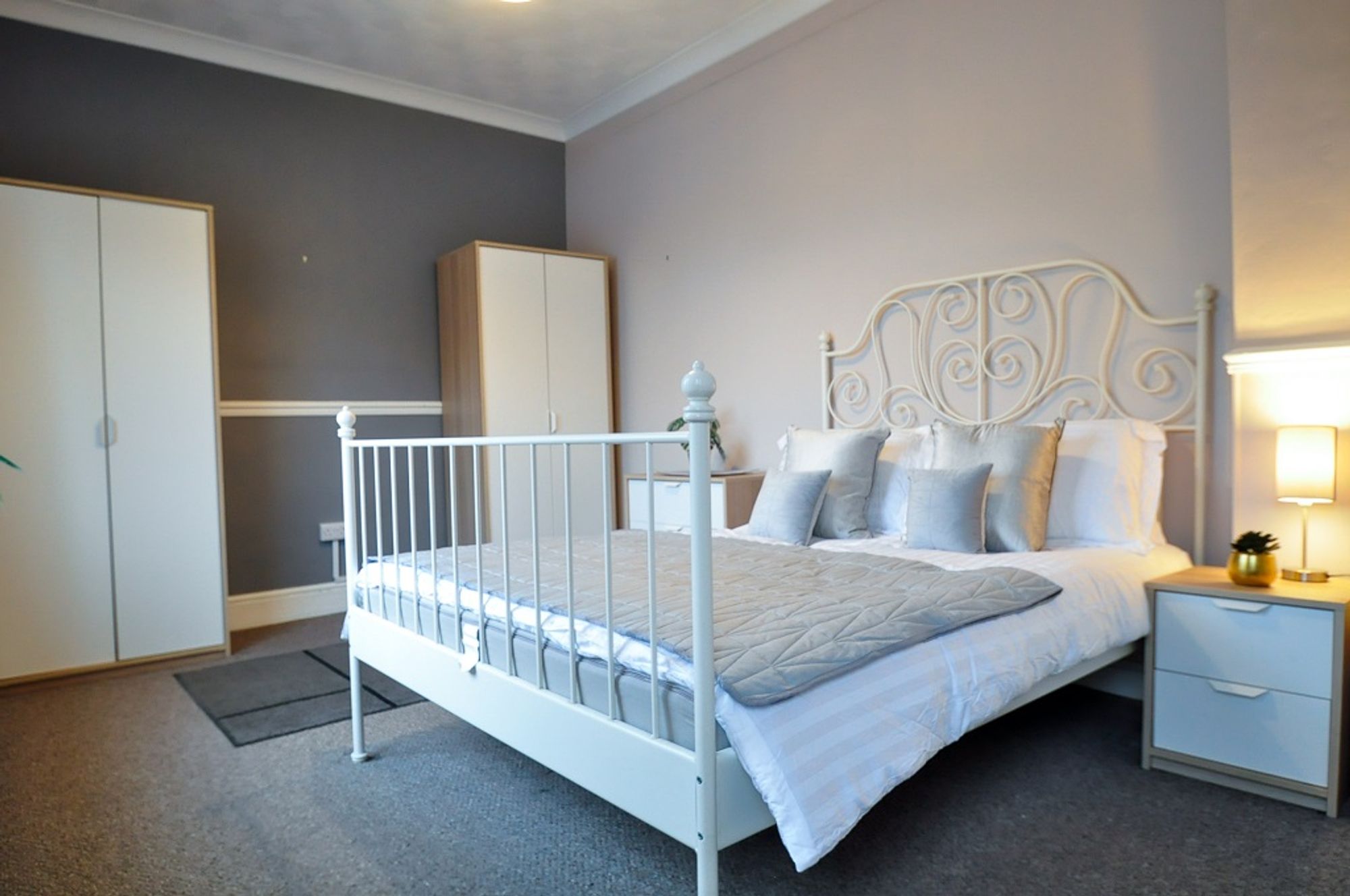Room Bristol Street in Newport