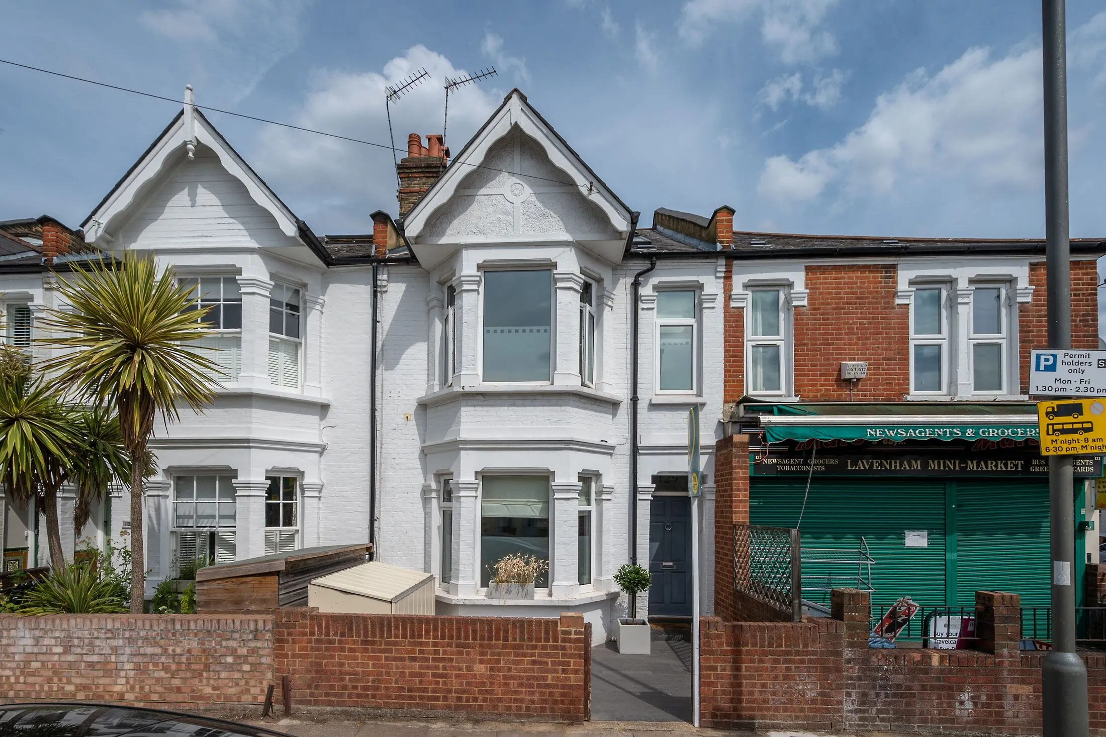 House Lavenham Road in Greater London