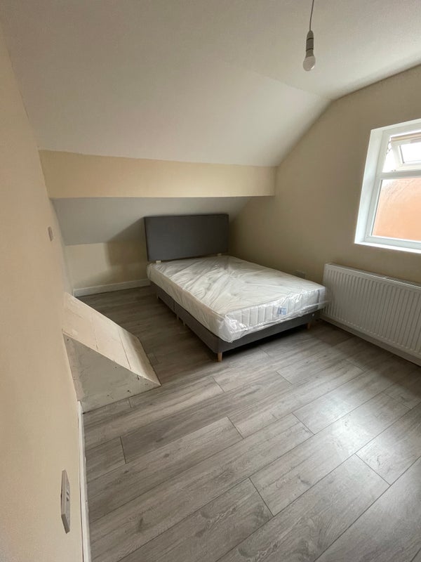 Room Fox Hollies Road in Birmingham