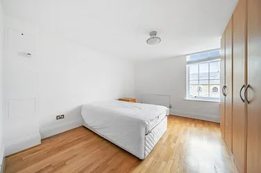 Flat Highgrove Close in Greater London