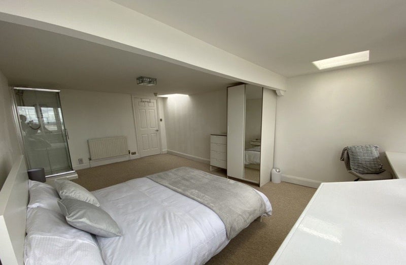 Room South Road in Weston-super-Mare