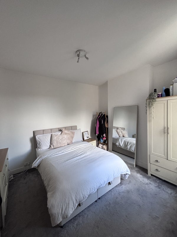 Room Penwith Road in Greater London