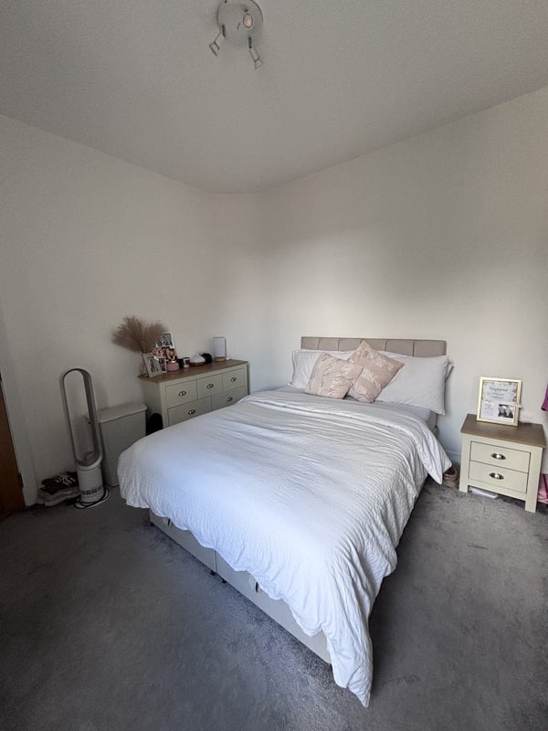Room Penwith Road in Greater London