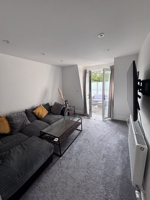 Room Penwith Road in Greater London
