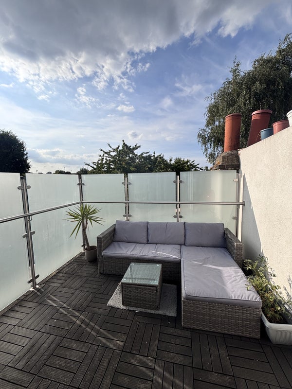Room Penwith Road in Greater London