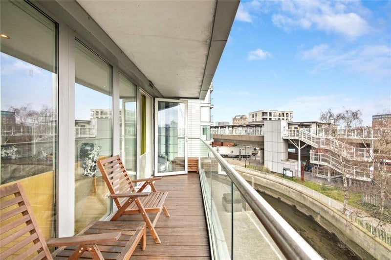 Room Seager Place in Greater London