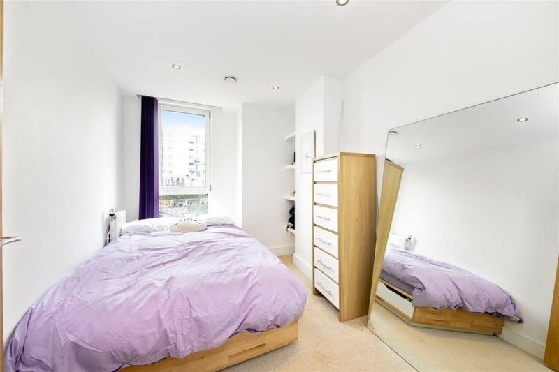Room Seager Place in Greater London