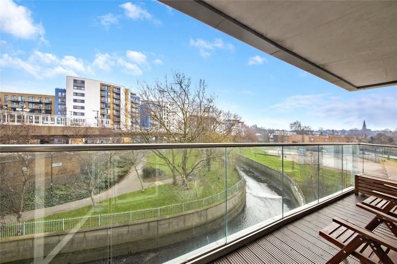 Room Seager Place in Greater London
