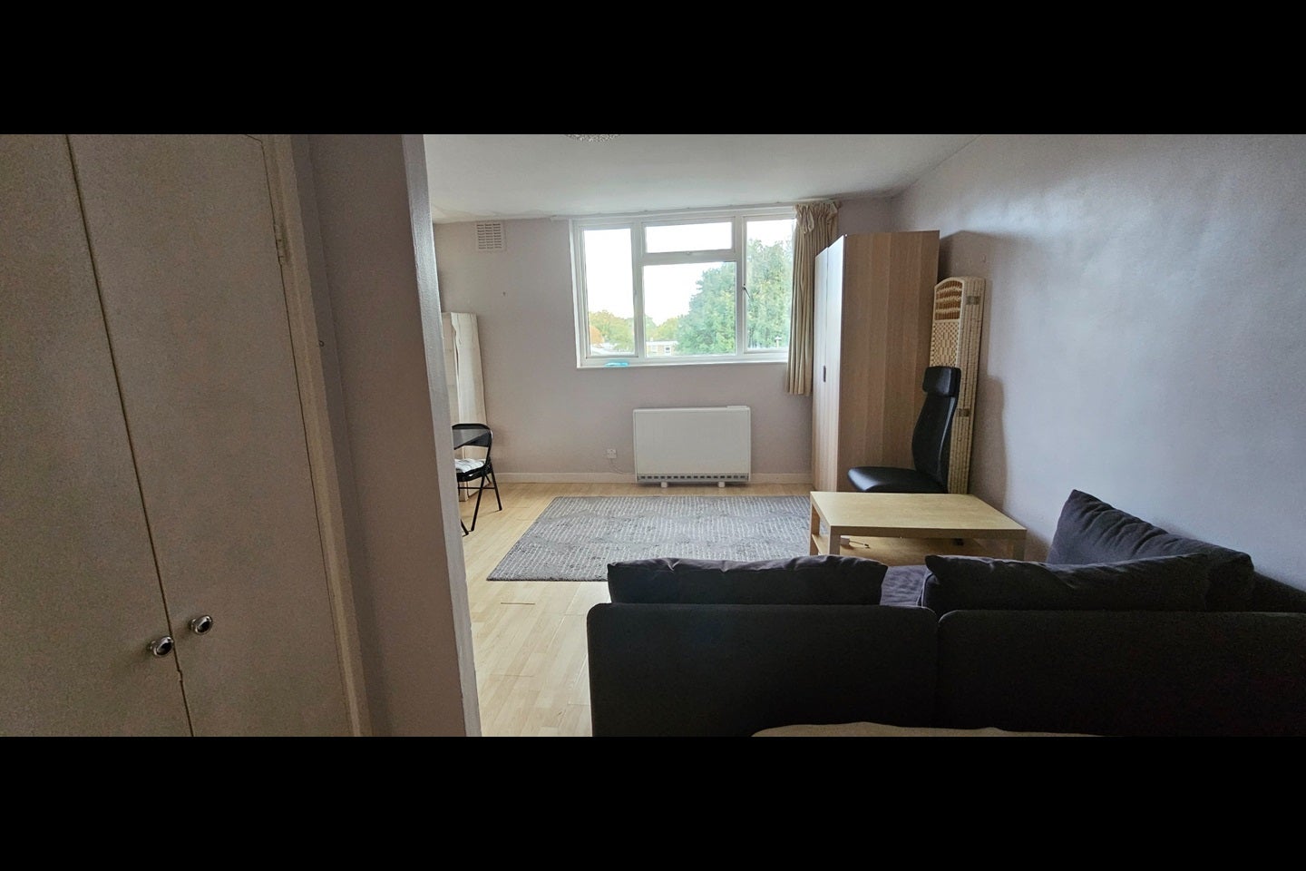 Flat Keswick Road in Greater London