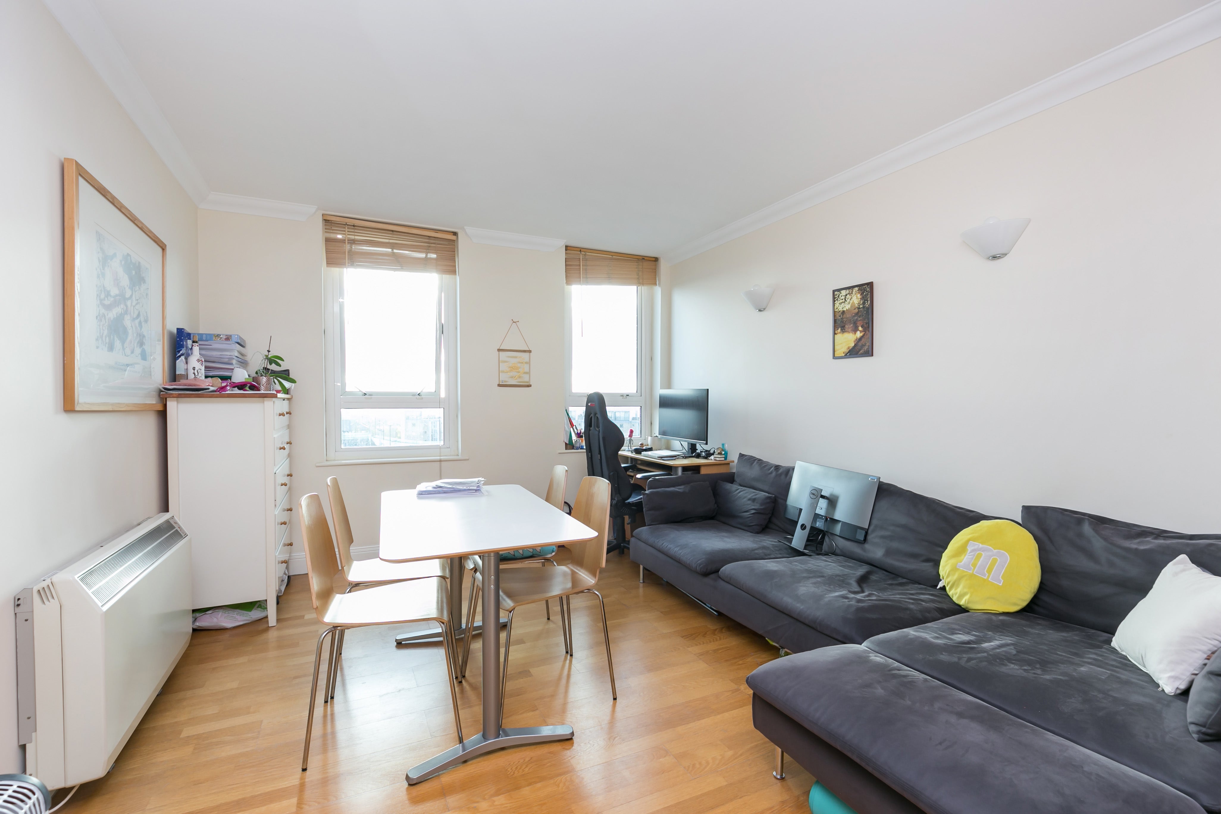 Flat Lanark Square in Greater London
