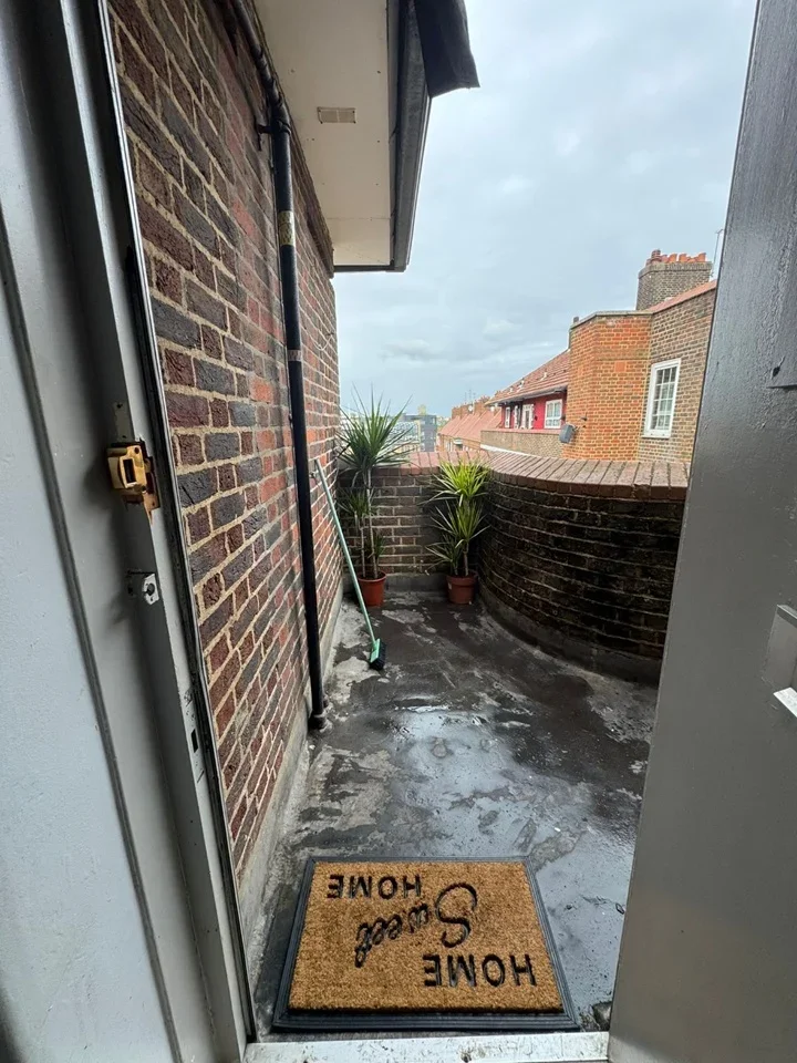 Room Chicksand Street in Greater London