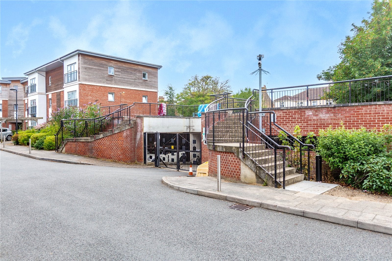Flat Brooklands Avenue in Greater London