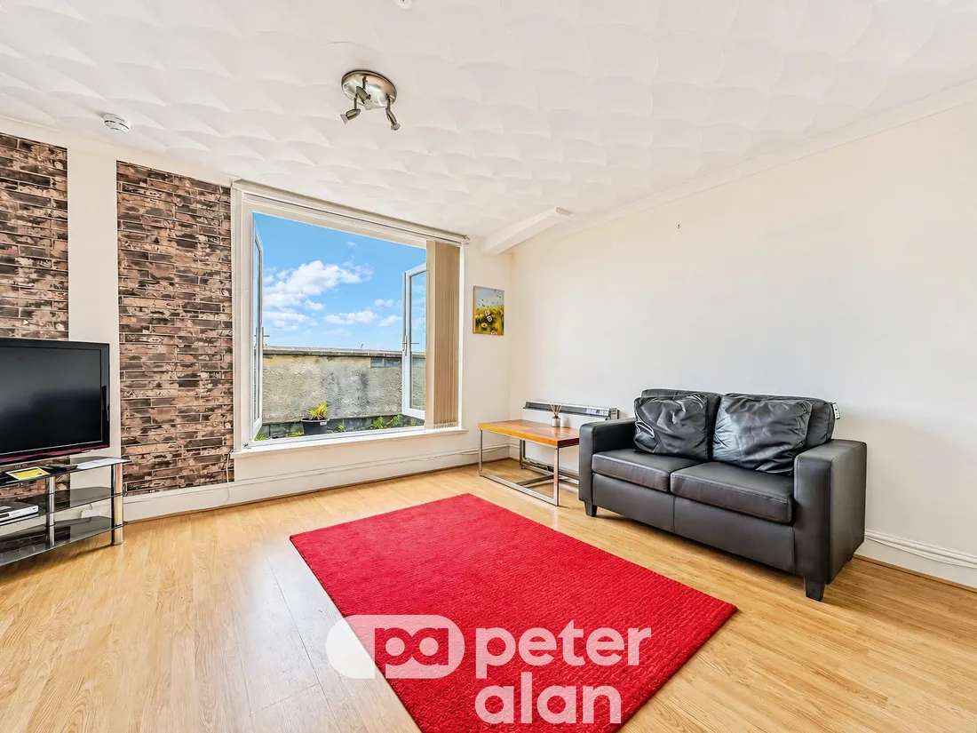 Flat Llansannor Drive in Cardiff