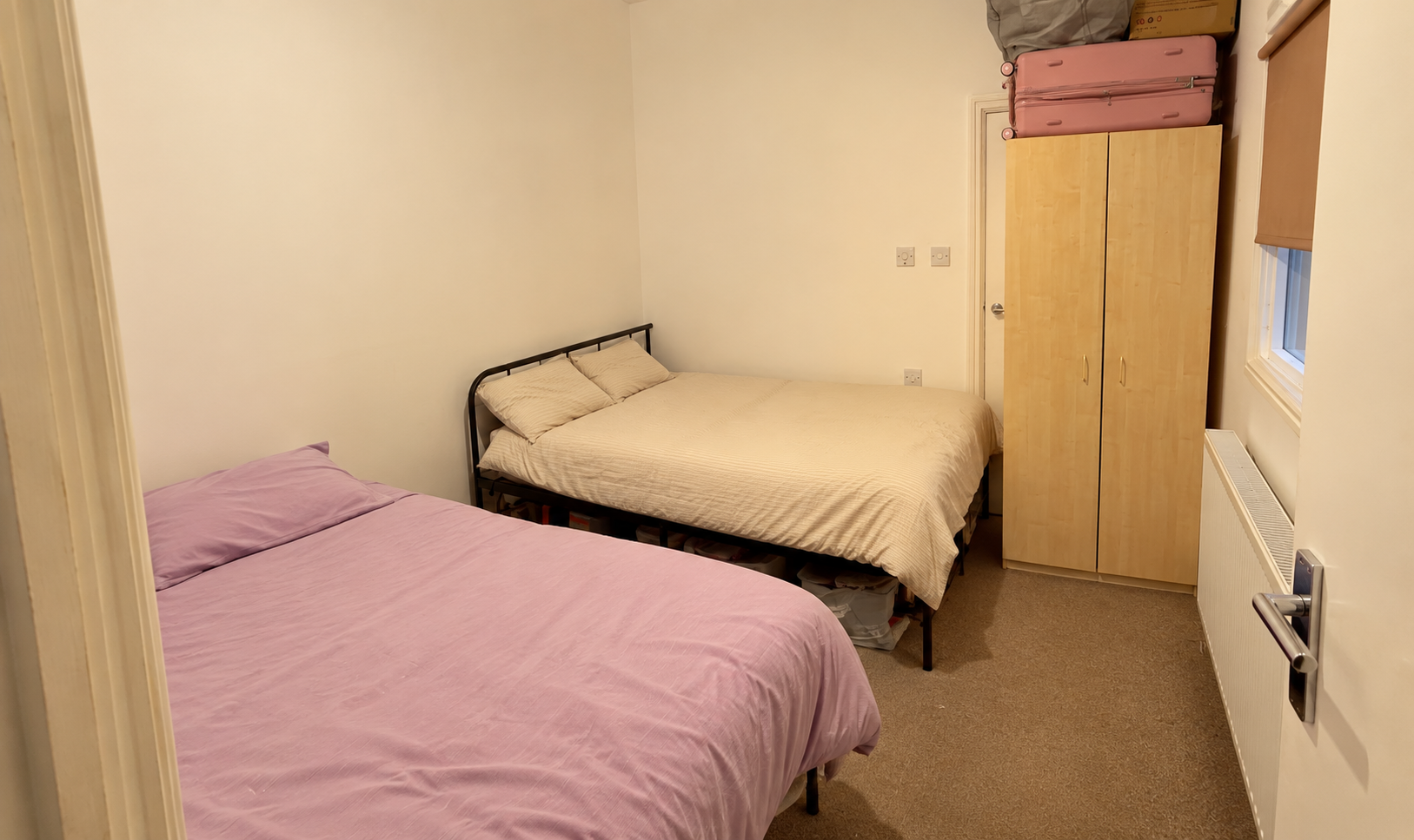 Flat Clipper Way in Greater London