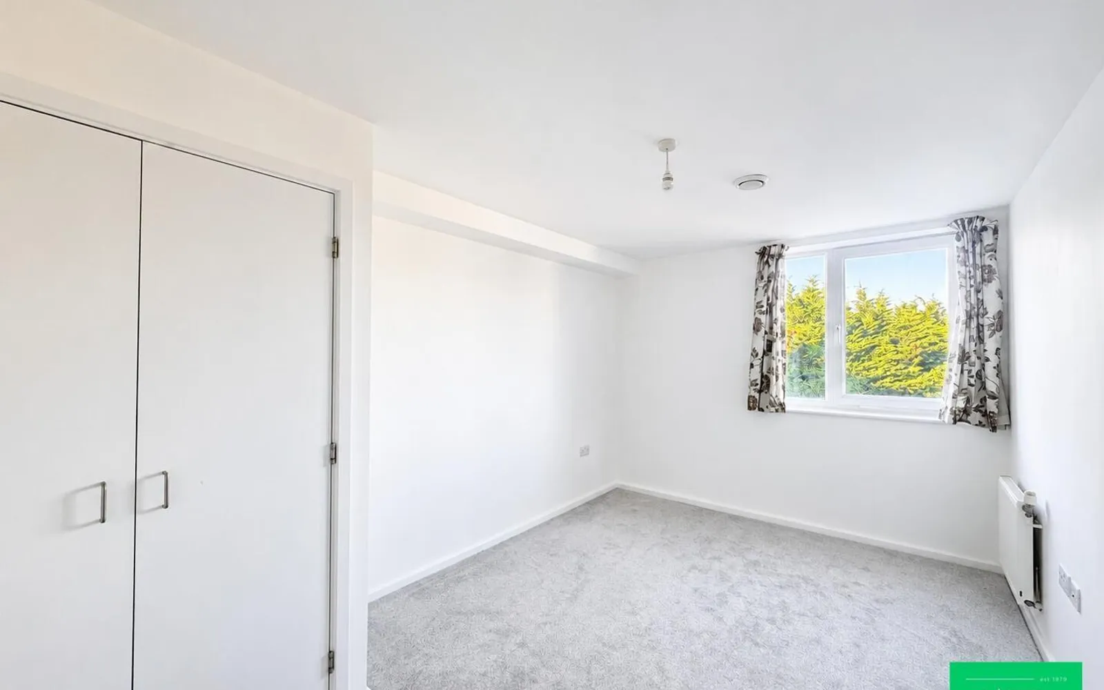 Flat Lankaster Gardens in Greater London
