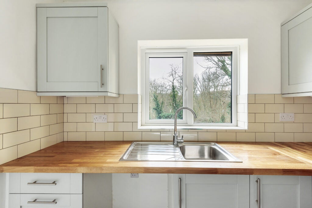 Flat Timbermill Court in Waverley