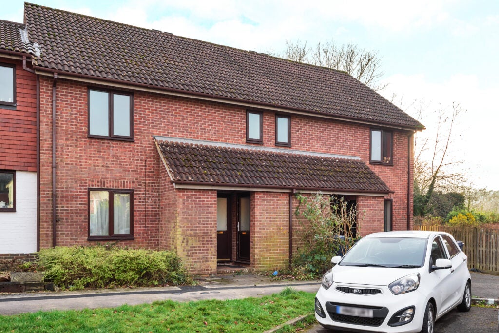 Flat Timbermill Court in Waverley