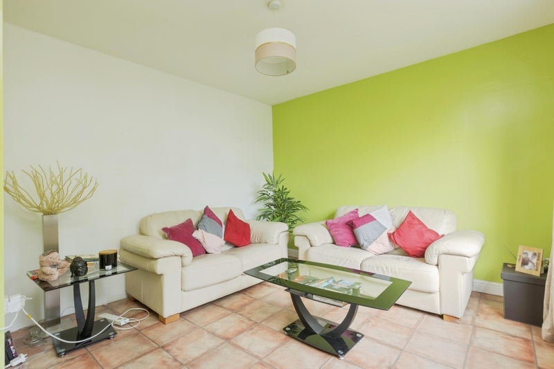 Room Ravensbury Road in Greater London