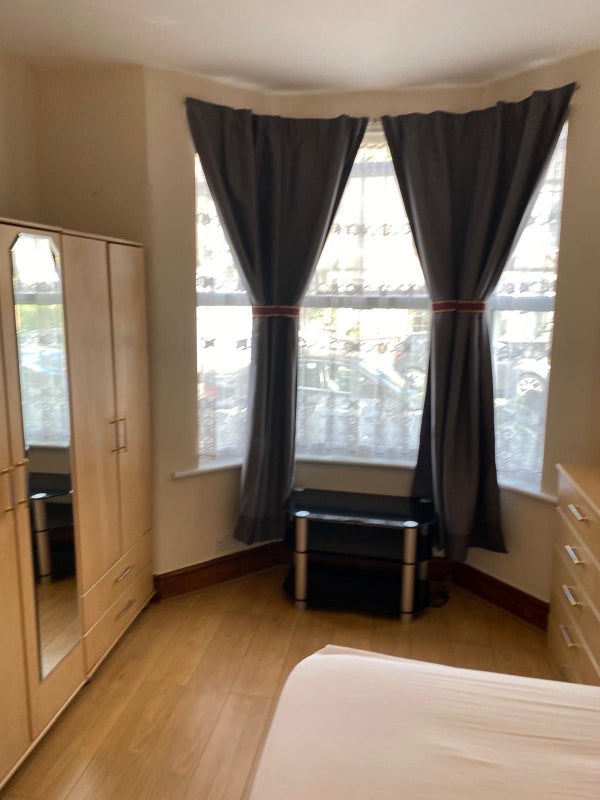 Room Balmoral Road in Greater London