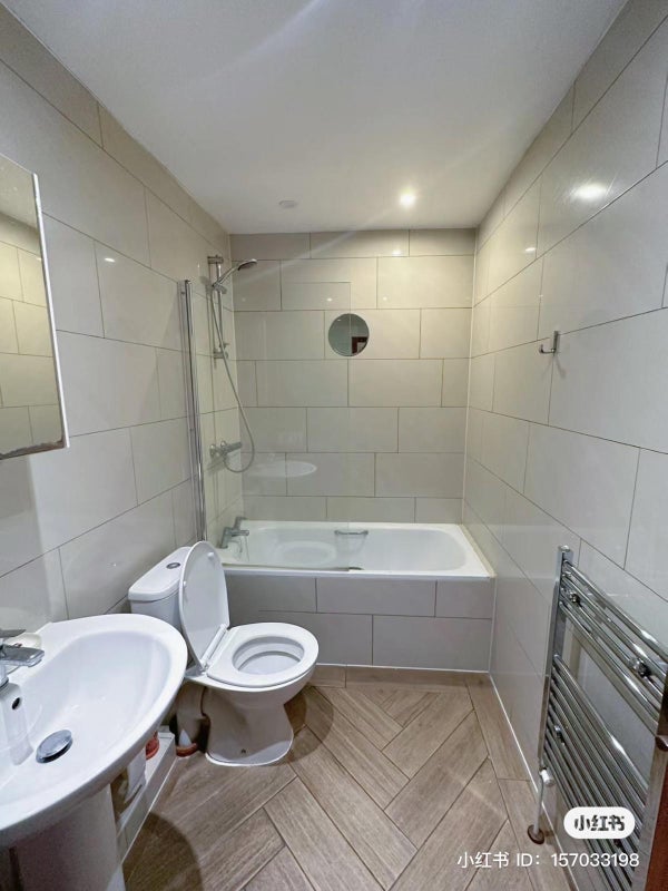 Room Balmoral Road in Greater London