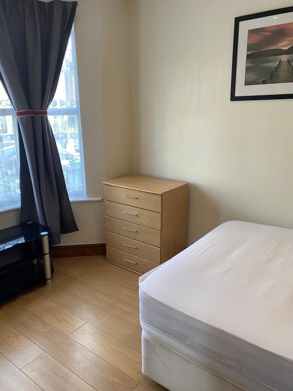 Room Balmoral Road in Greater London