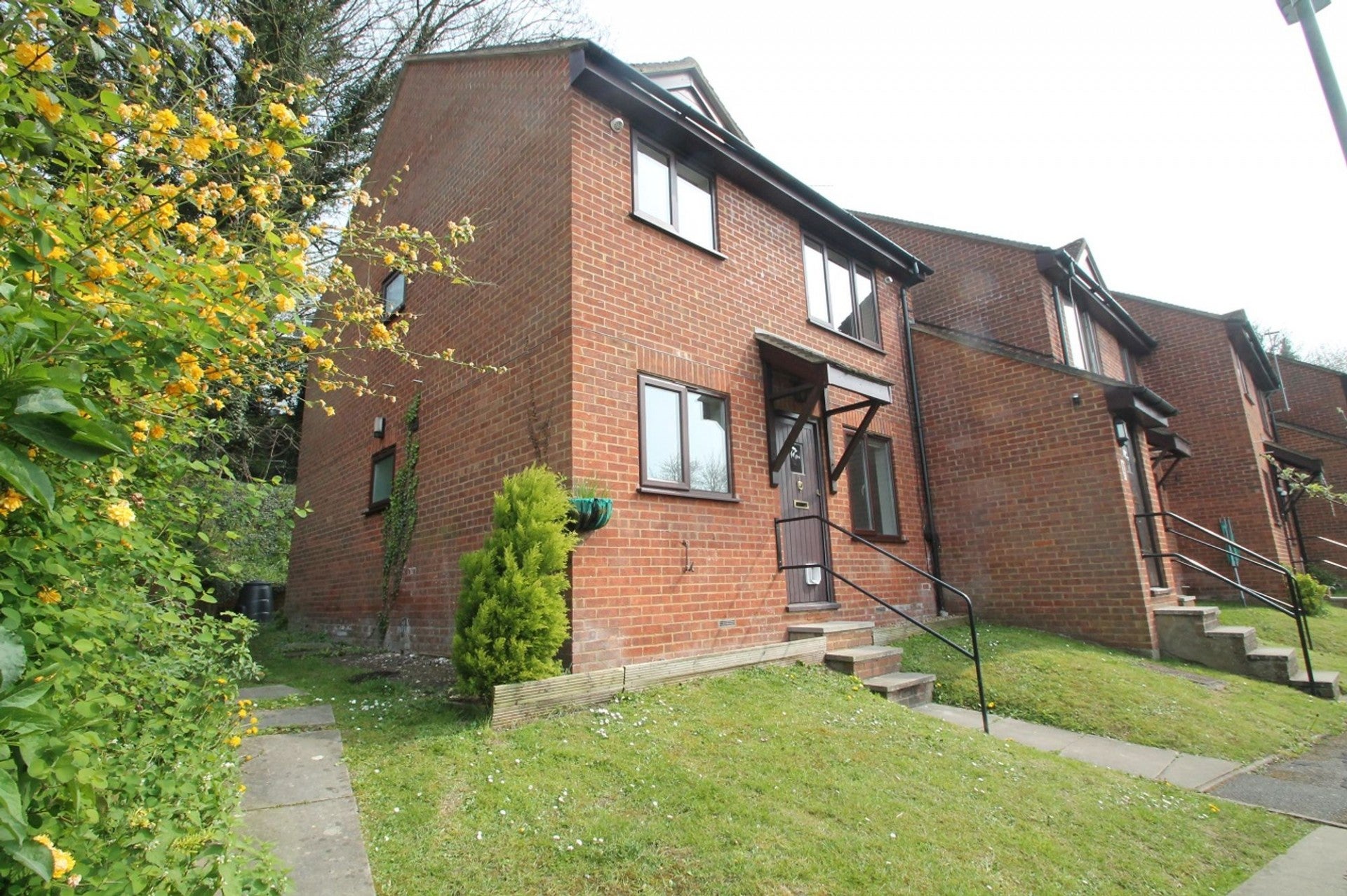 Flat Butlers Court in High Wycombe Community Board