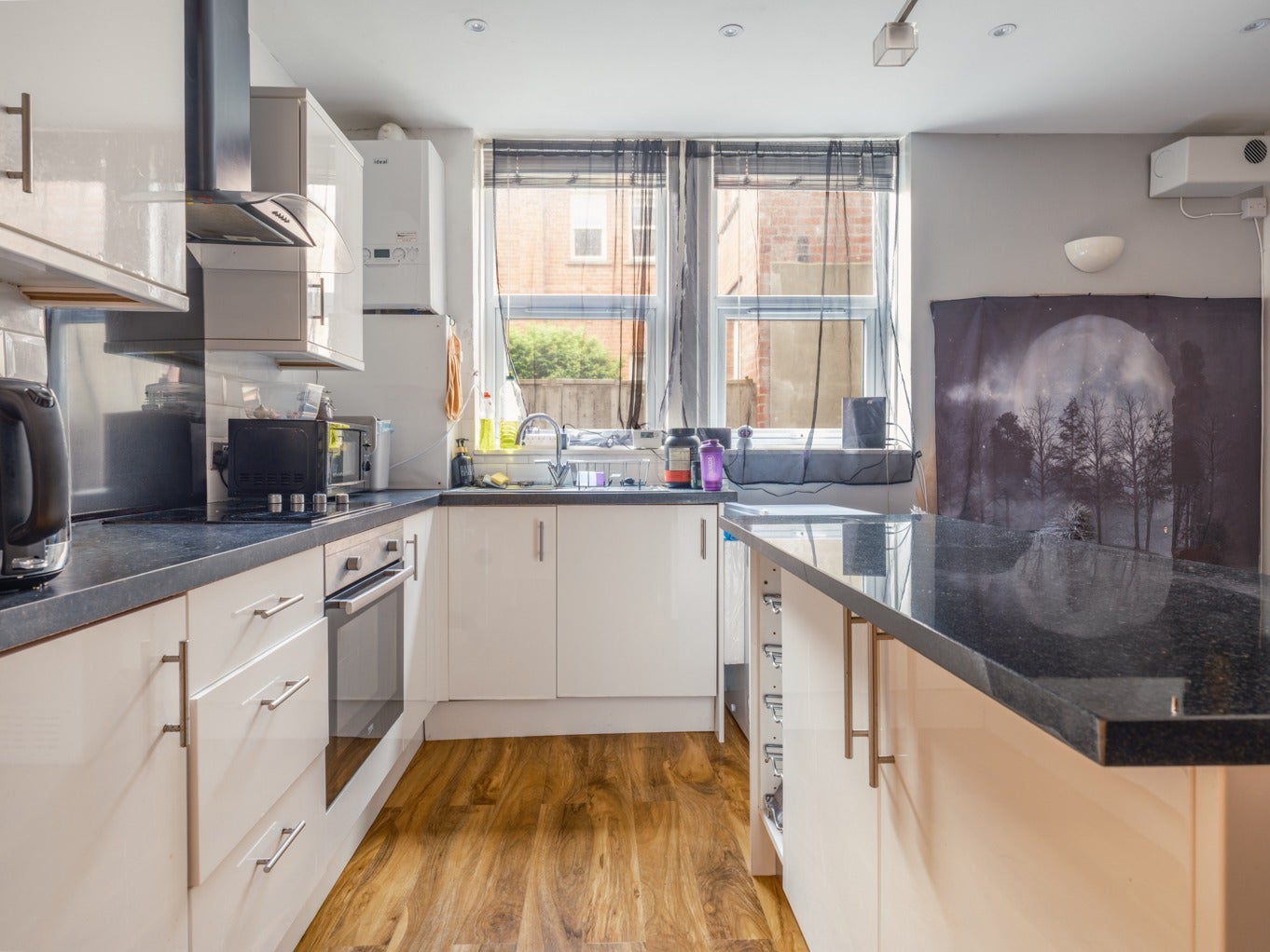 Flat Eskdale Terrace in Newcastle upon Tyne