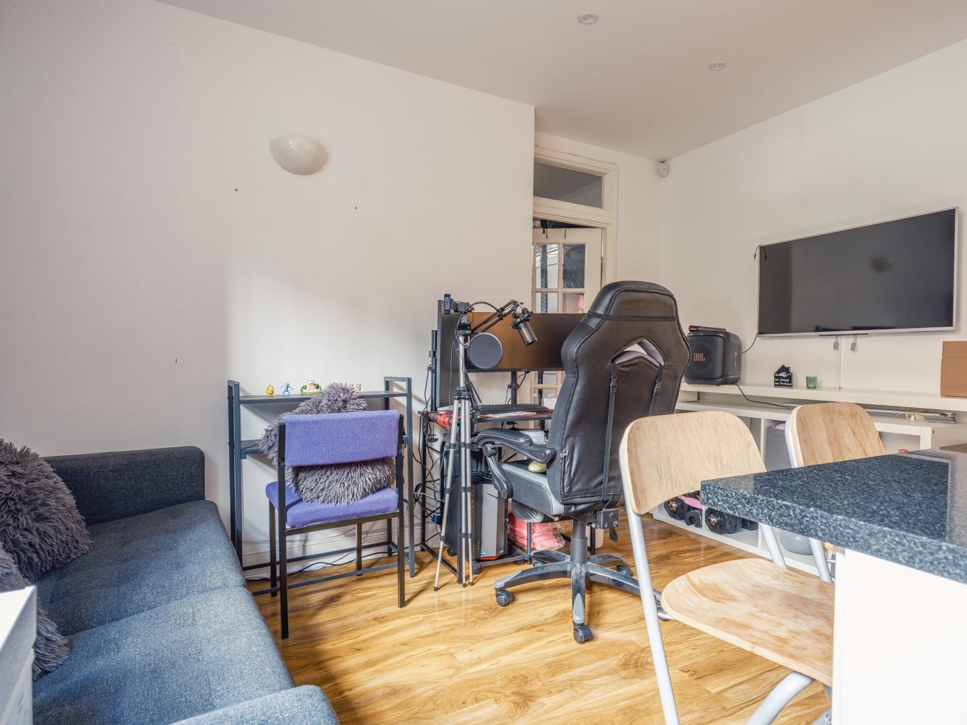Flat Eskdale Terrace in Newcastle upon Tyne