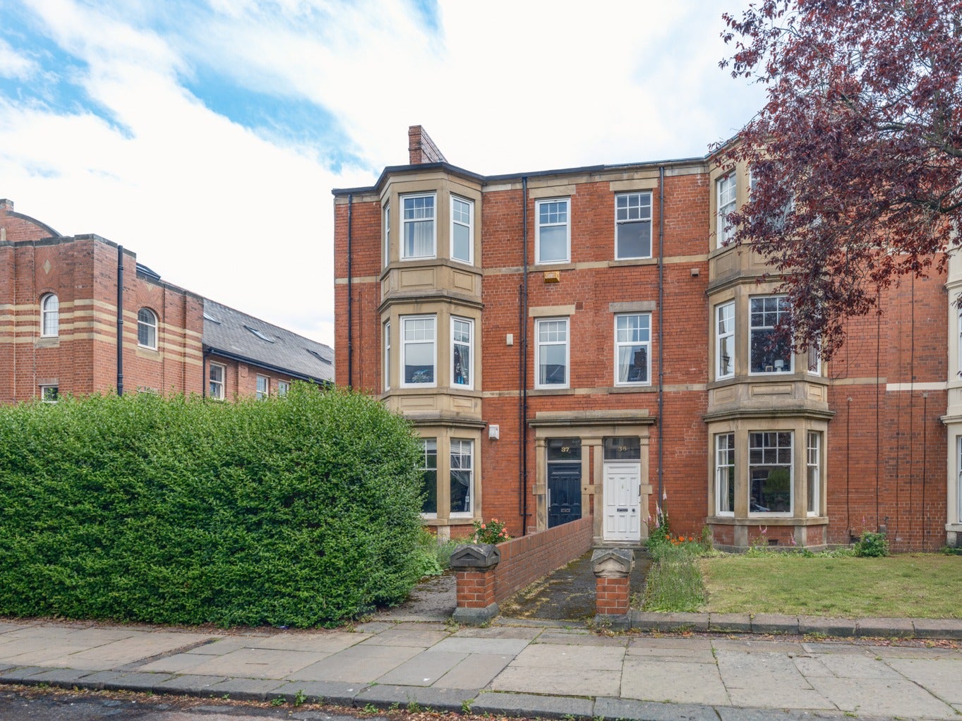Flat Eskdale Terrace in Newcastle upon Tyne
