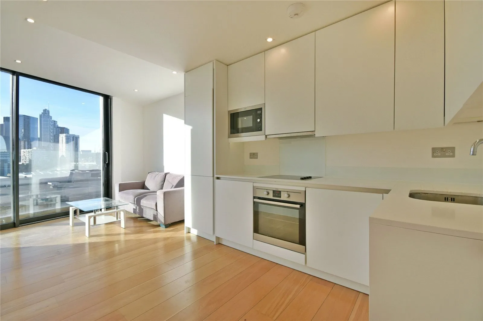 Flat Plumbers Row in Greater London