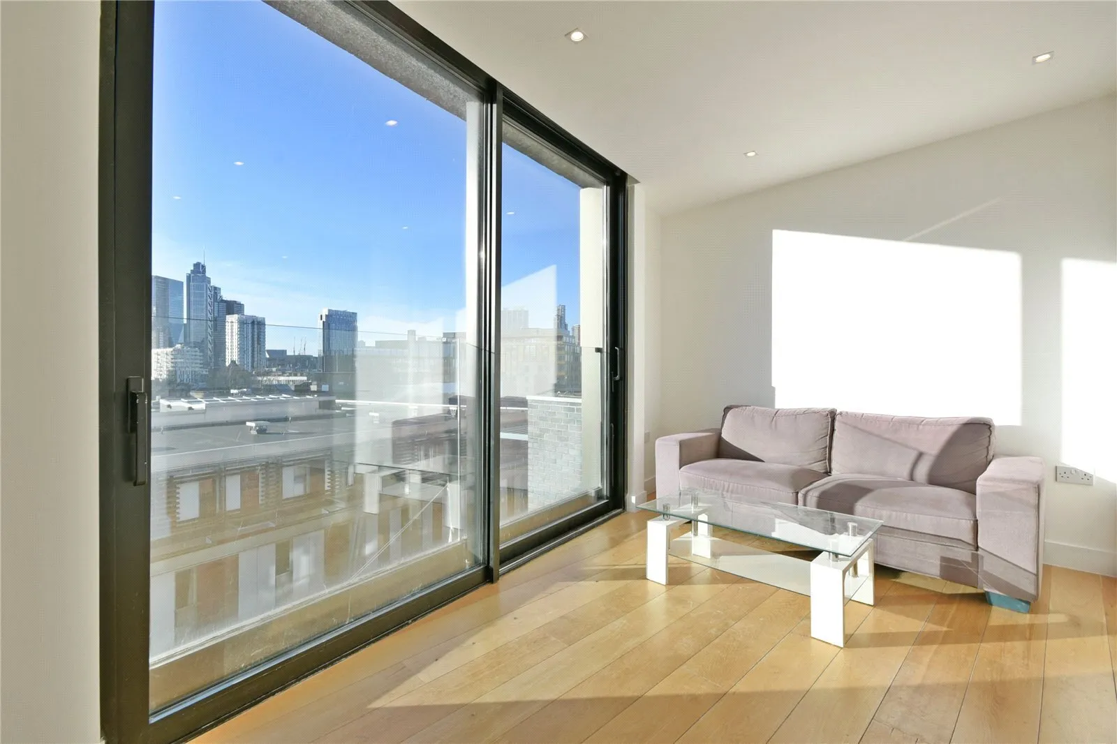 Flat Plumbers Row in Greater London