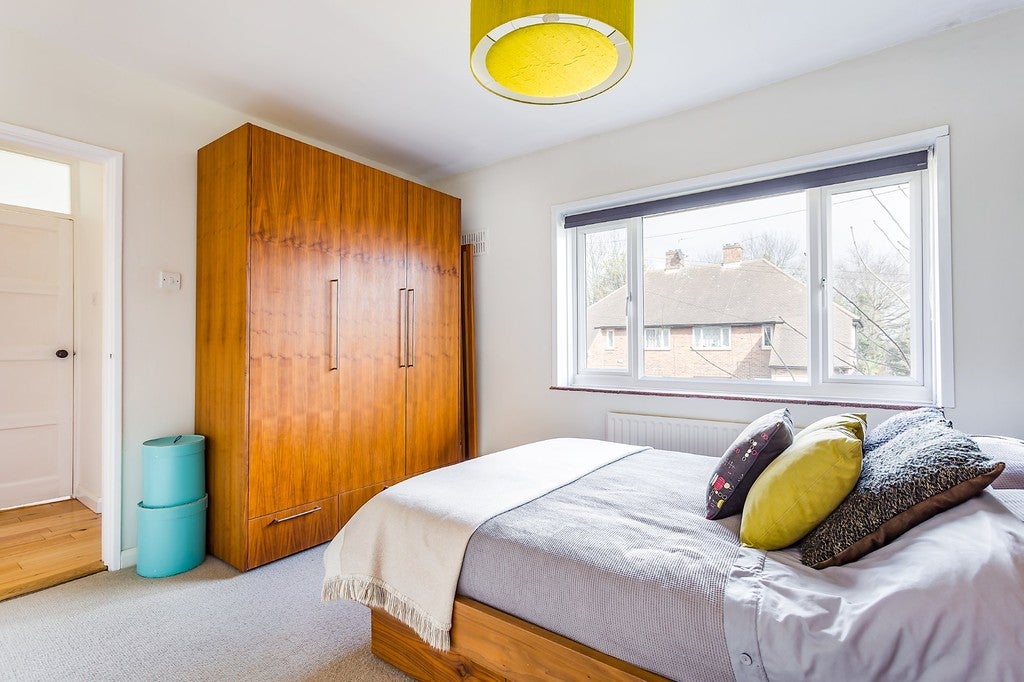 Flat Woodfarrs in Greater London