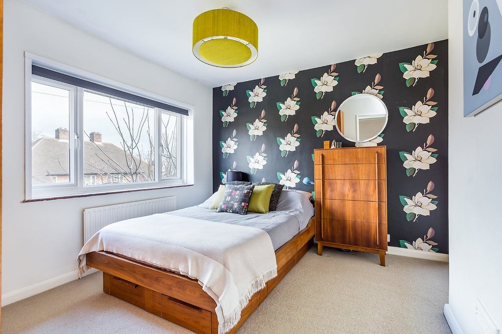 Flat Woodfarrs in Greater London
