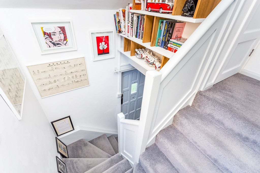 Flat Woodfarrs in Greater London
