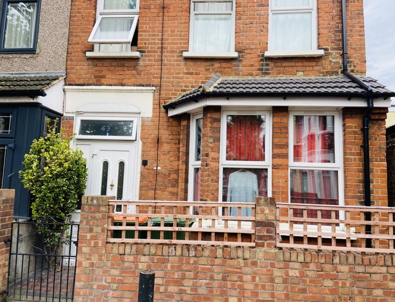 Room Crofton Road in Greater London