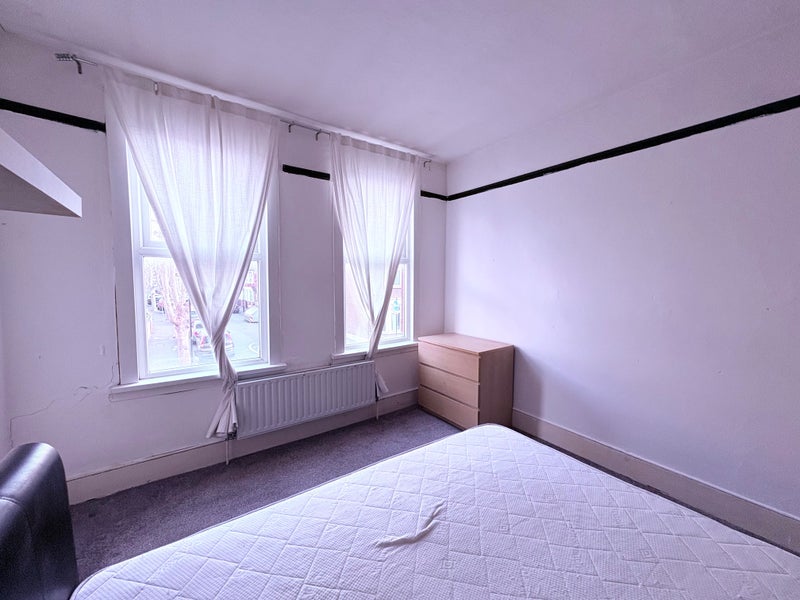 Room Crofton Road in Greater London