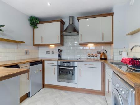 Flat Phoebe Road in Swansea